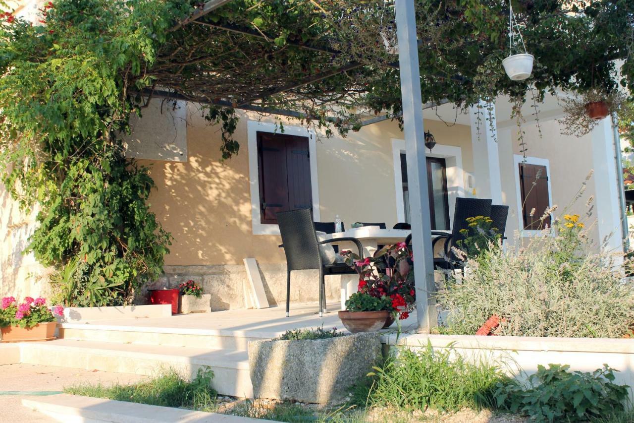 Apartments Borghetto Vinkuran Exterior foto