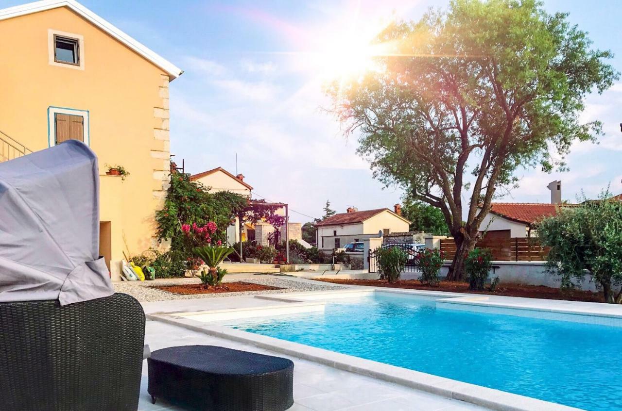 Apartments Borghetto Vinkuran Exterior foto